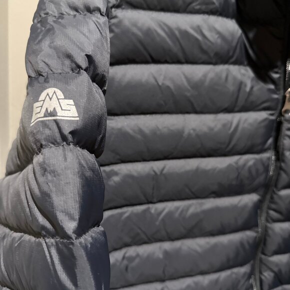 Eastern Mountain Sports Goose Down Packable Puffer Men's L Blue EUC - Picture 1 of 10